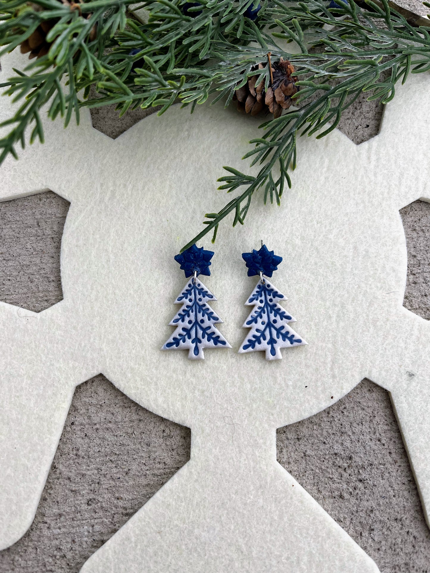 Christmas Tree Blue and White