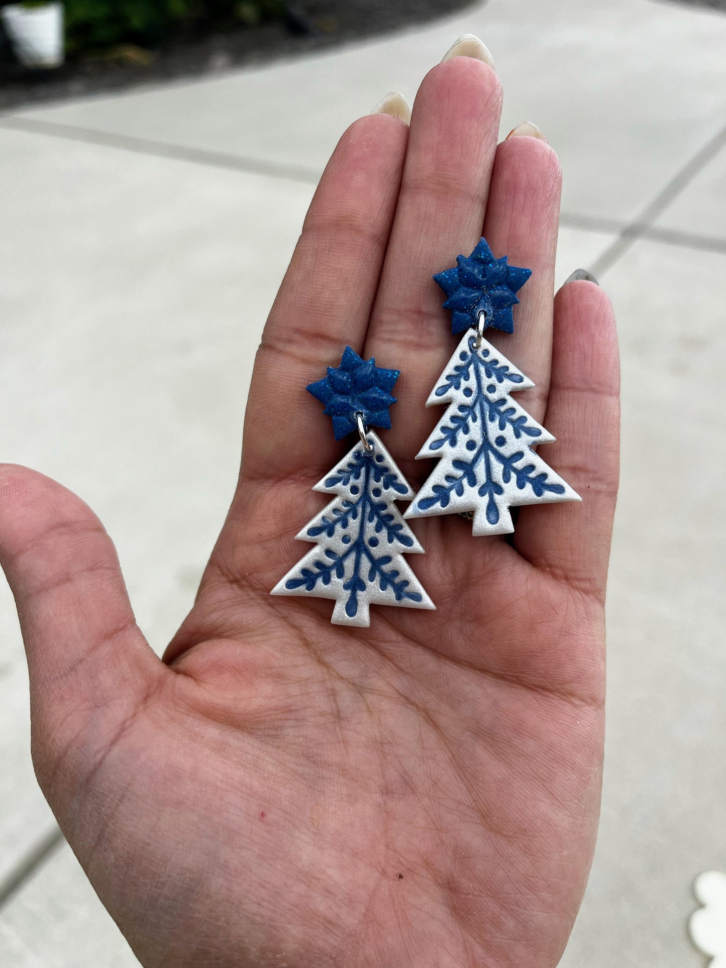 Christmas Tree Blue and White