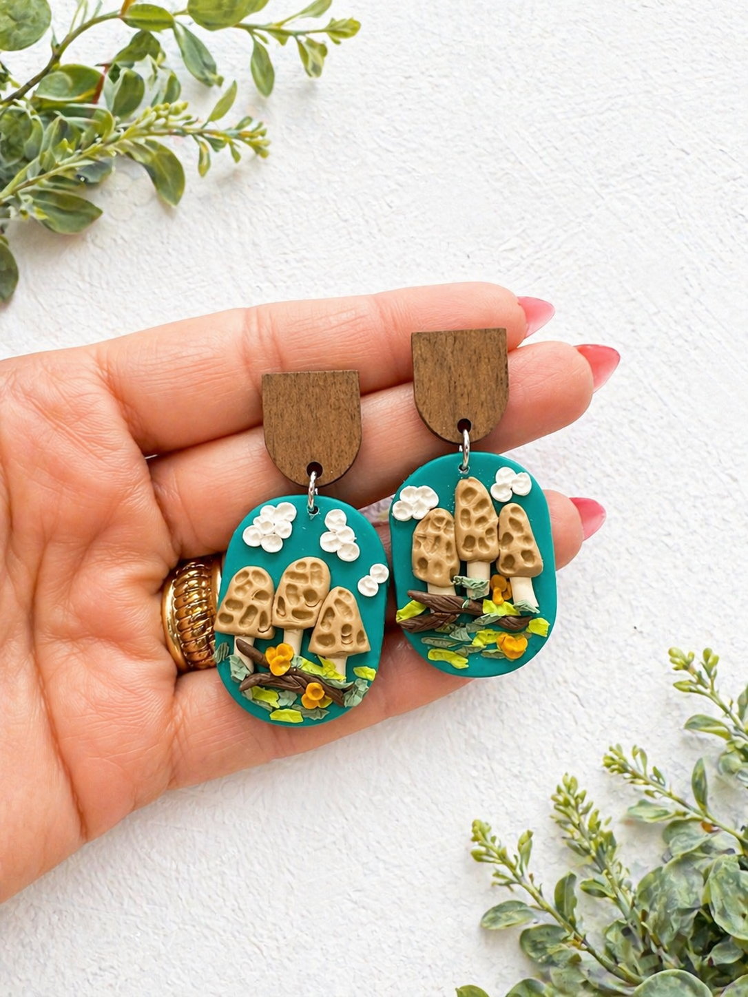 Morel Dangles