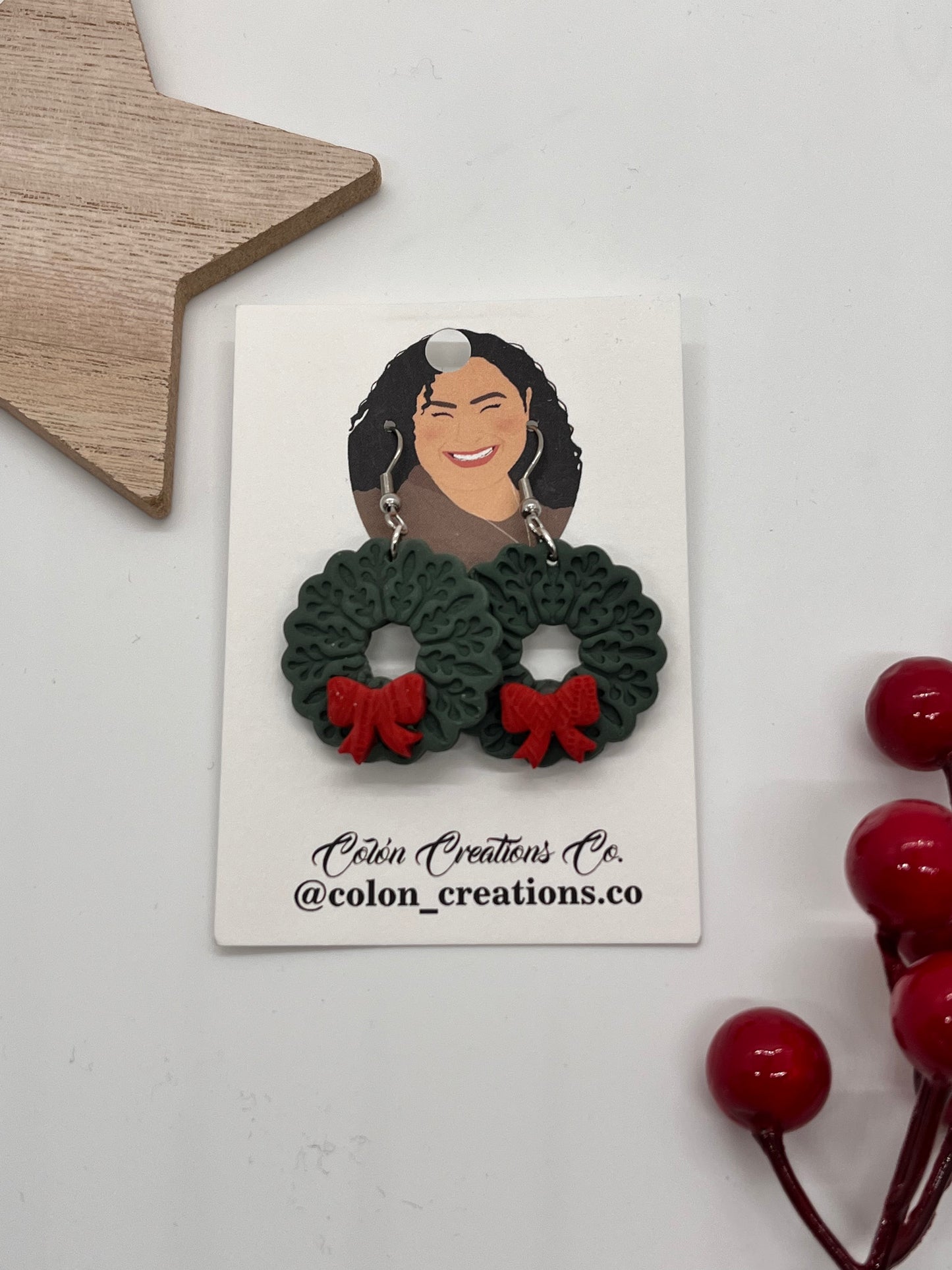 Green Wreath with Red Bow Dangles